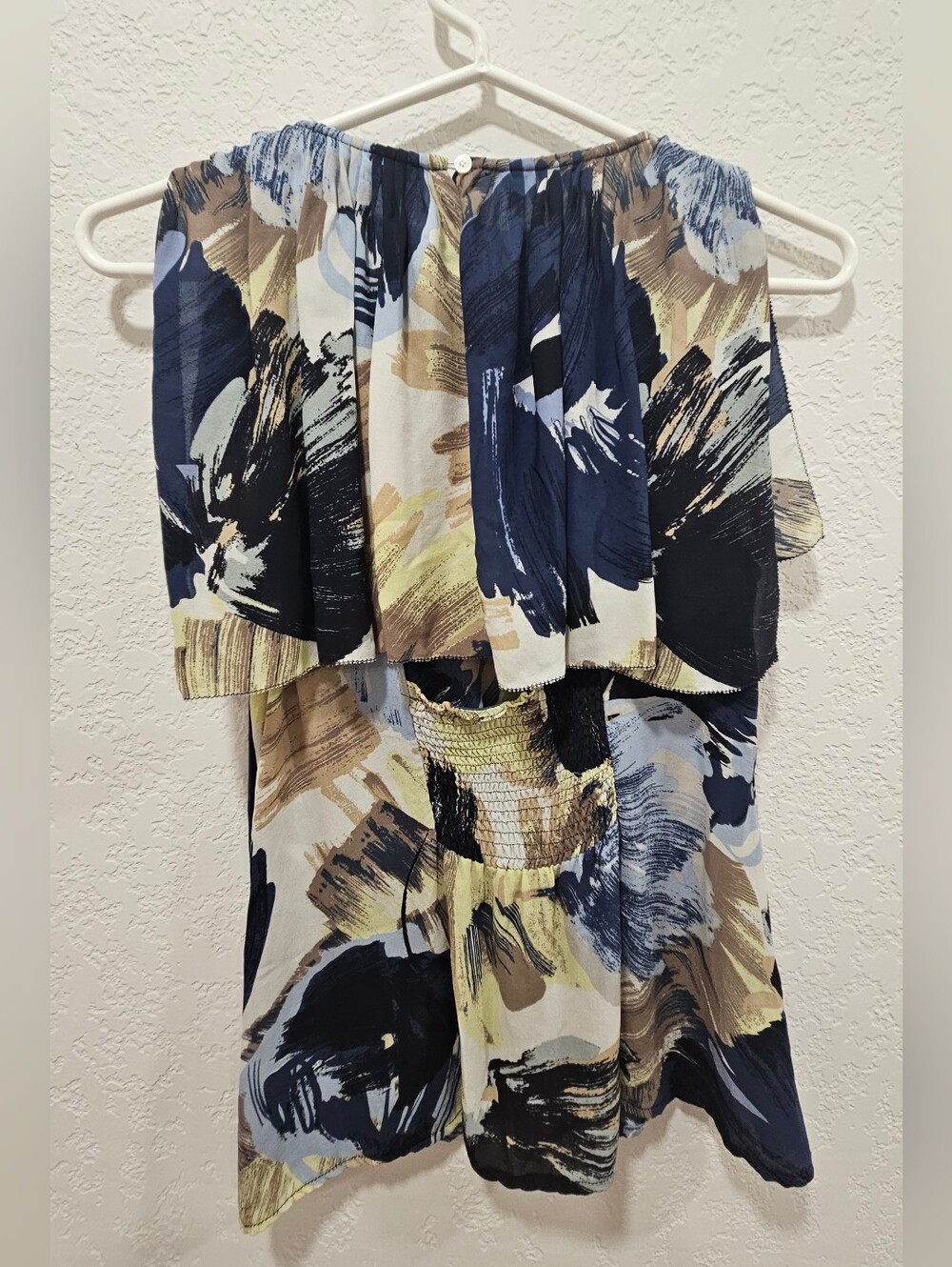 BCBGMaxazria Navy & Neutral Brushstroke Sleeveless Blouse With Open Back - Picture 3 of 7